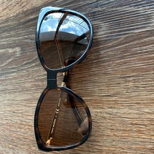 Tory Burch Sunglasses (TY9019)